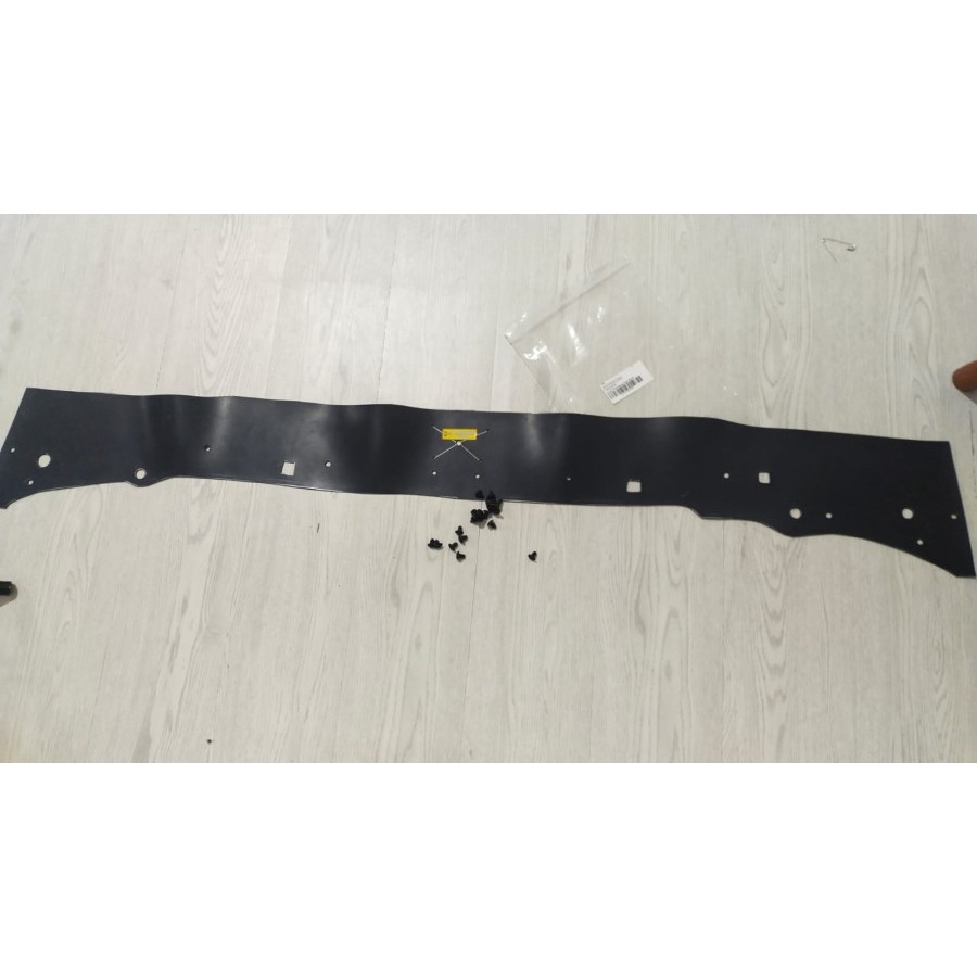 Karet Pelindung Kap Mesin Mobil Daihatsu Charade