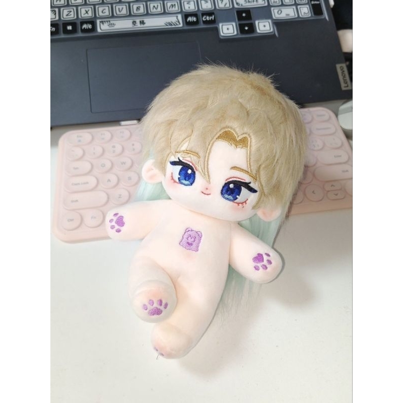 NOAH PLAVE 20CM DOLL