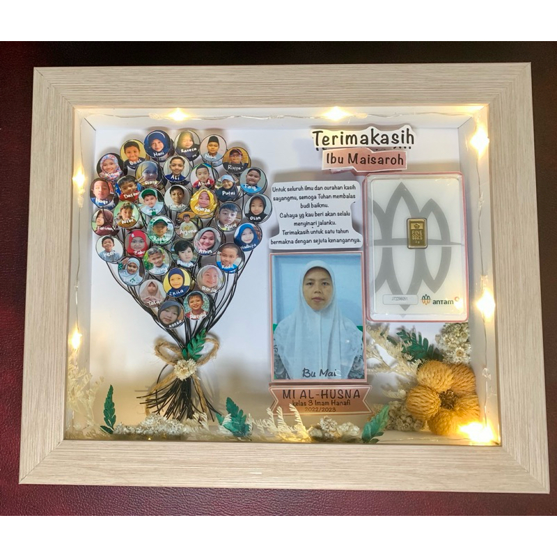 pigura pop up 3D ucapan wisuda