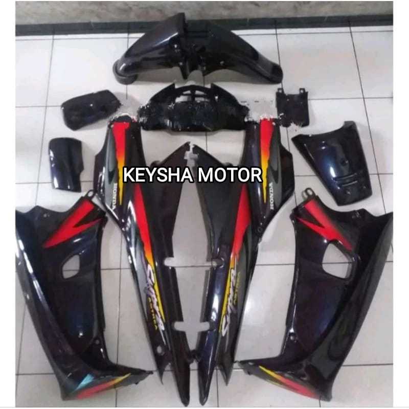 FULL BODY HALUS SUPRA X LAMA 2002-2004 WARNA HITAM SET STRIPPING GOOD KUALITY