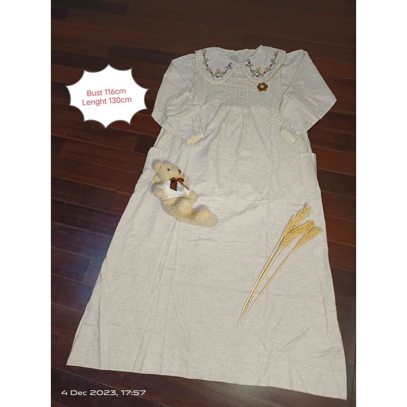 Mirabell Linen Dress with inner embroidery
