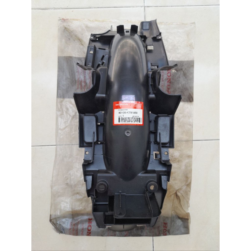 Slebor Belakang Honda Supra X 125 (Original) 80100-KTM-850