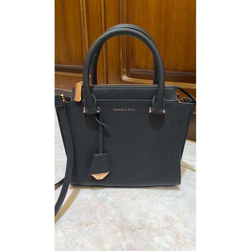 Tas charles & keith original store