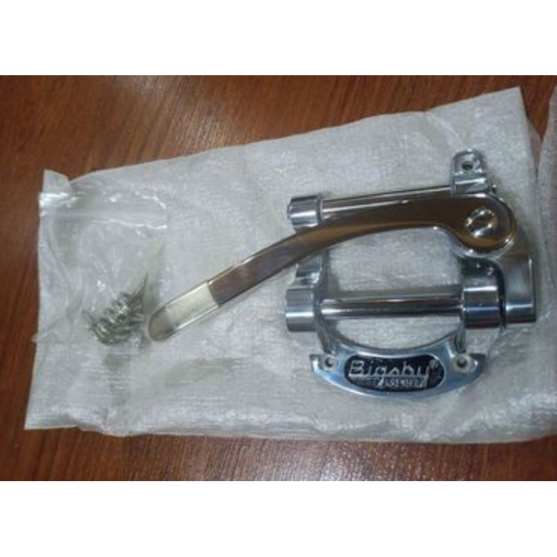 Tahun baru 2024 pakai Tremolo donks gitarnya. Dijual Tremolo Bigsby Original bisa buat gitar model T