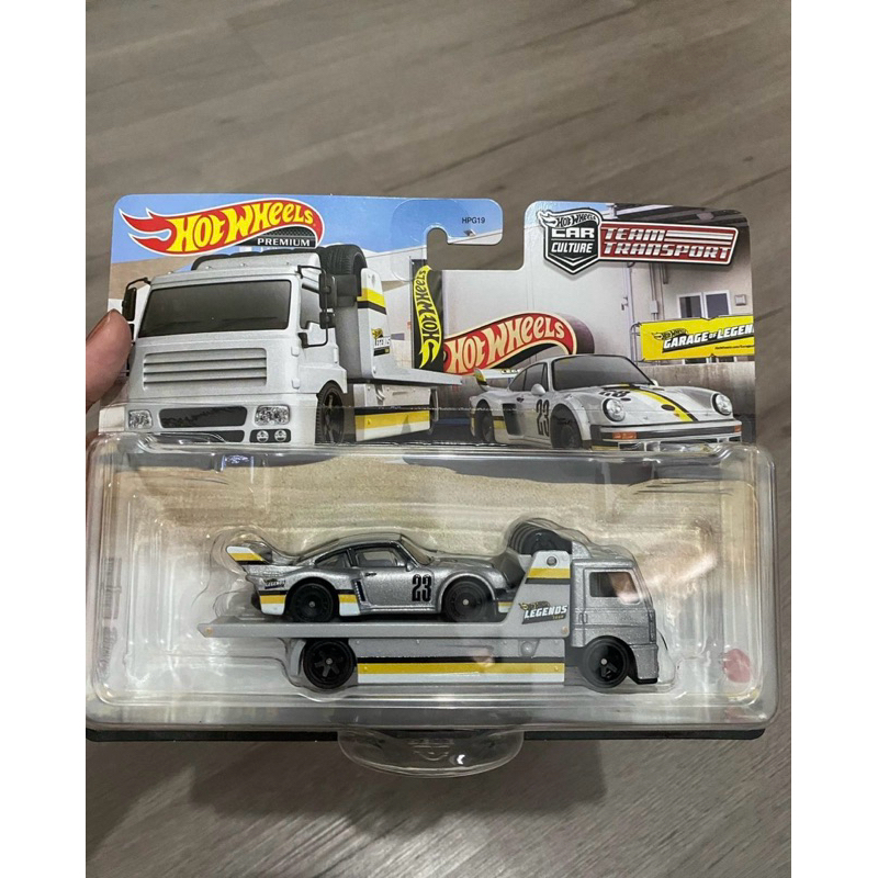 hot wheels team transport porsche limited edition/ hot wheels tour indonesia / hotwheels limited edi