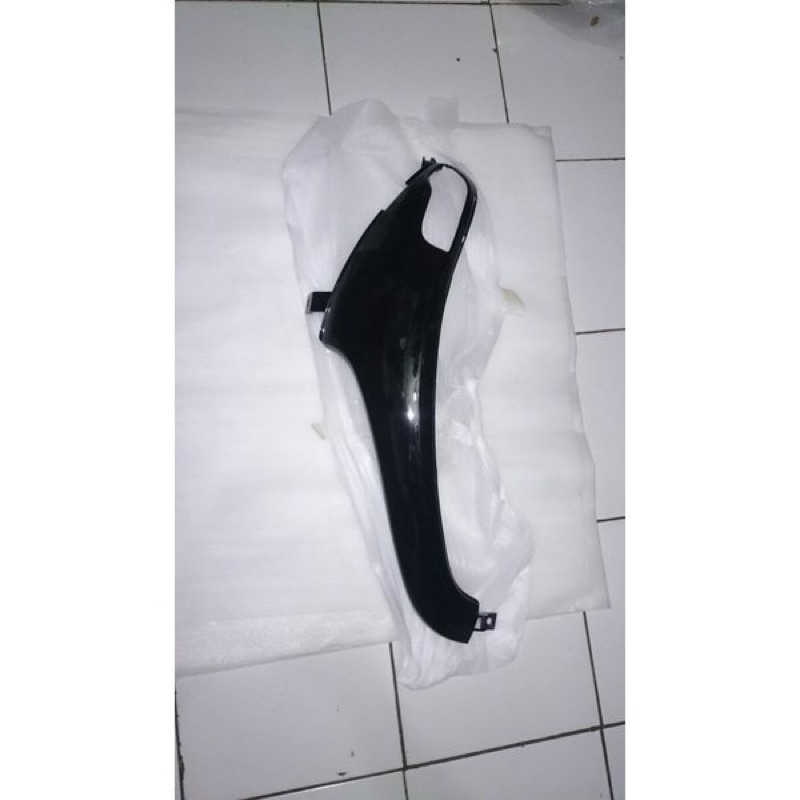 sayap tameng kap depan L KIRI motor scoopy fi k16 2013 2014 2015 2016 warna hitam glosyy