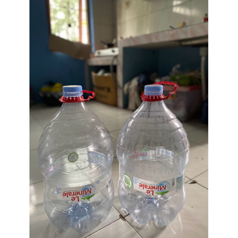 

galon le mineral kosong