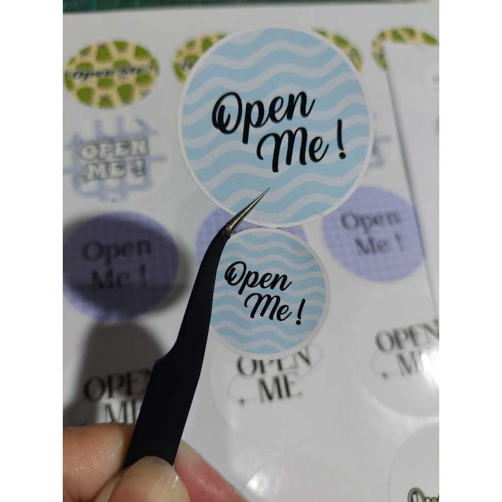 

Stiker OPEN ME (4cm)