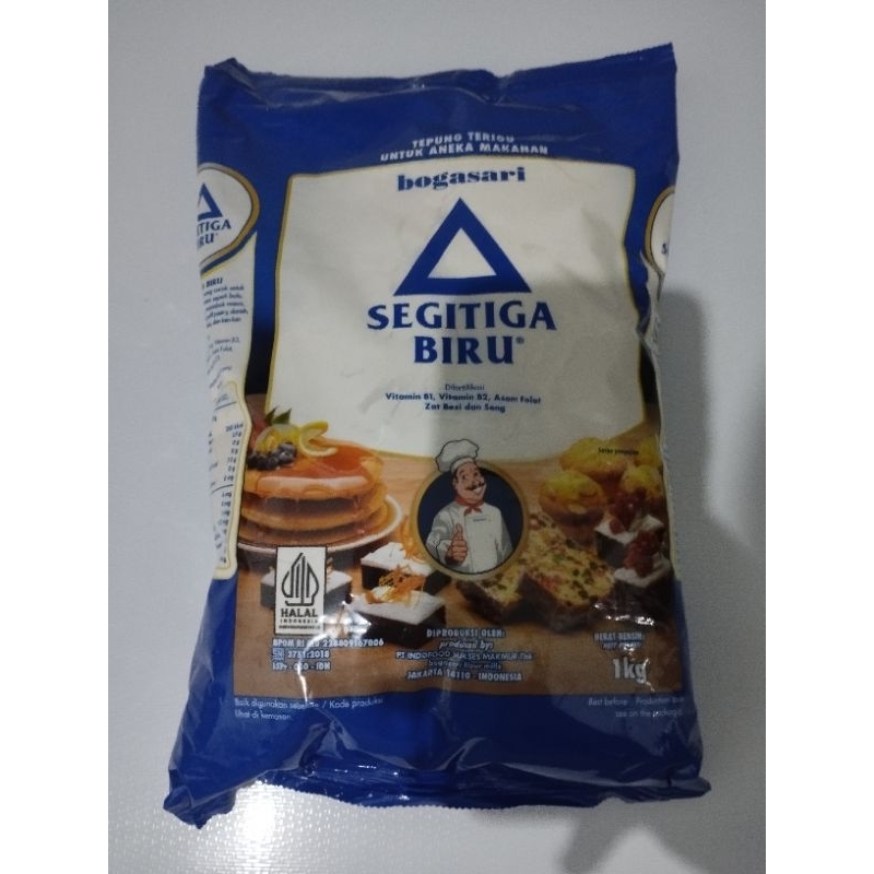 

tepung terigu segitiga biru 1 kg / 1000gr