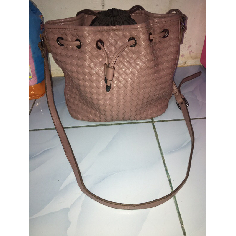 Sling bag serut HANA ala botega..