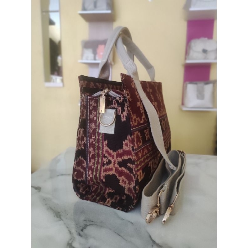 Tas selempang Tenun Asli Flores