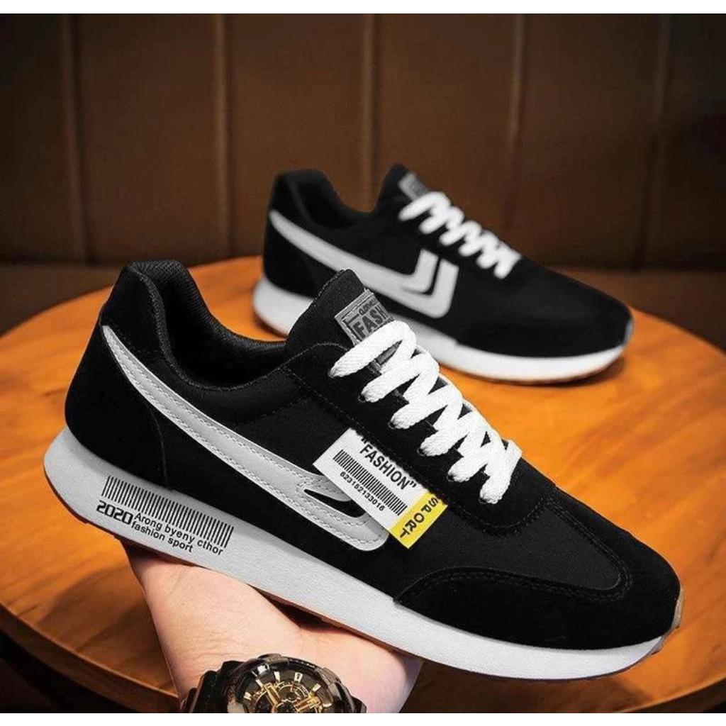 CUCI GUDANG HOT DEALS SEPATU SNEAKER PRIA TERBARU 2023 SNEAKERS PRIA KOREA STYLE SNEAKERS PRIA PUTIH