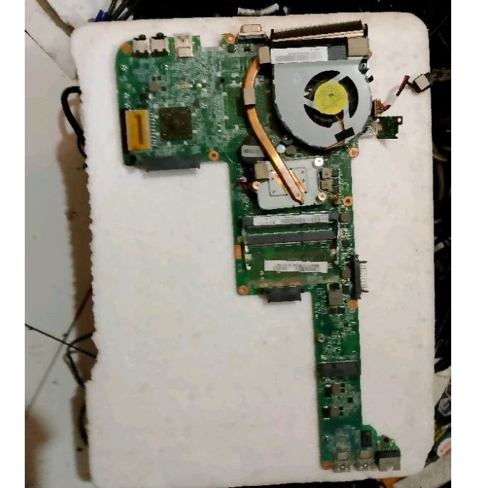 Mainbord Mobo Laptop Toshiba C800