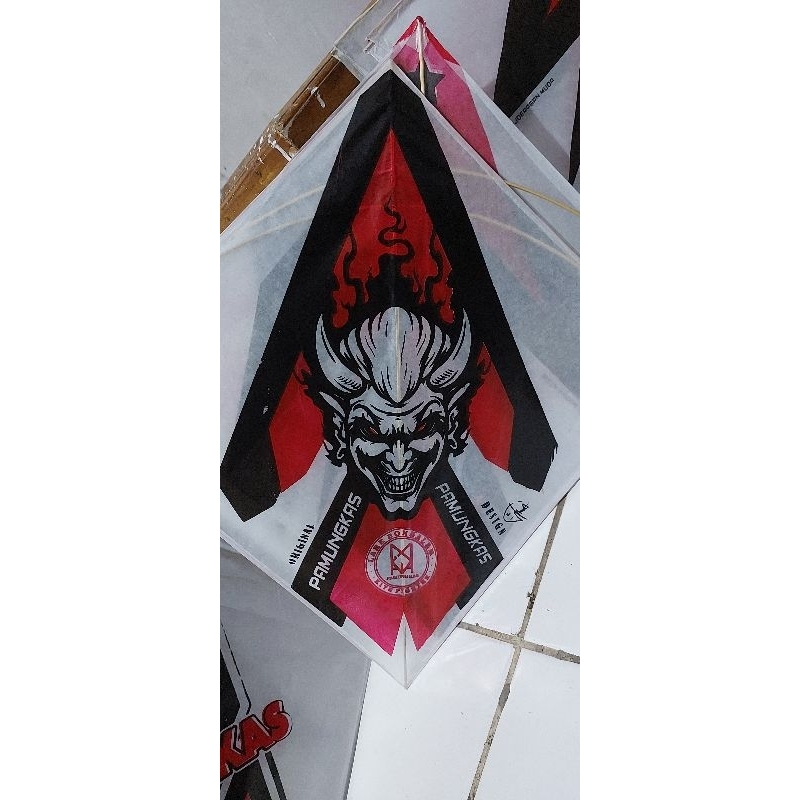 layangan sukhoi super pamungkas lilit