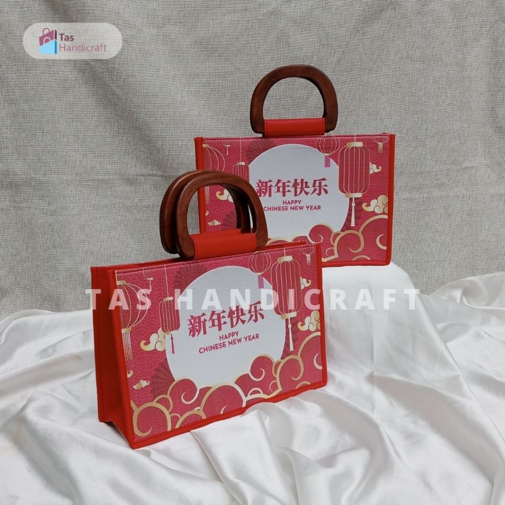 

Tas Hampers Imlek Handle Kayu | Tas Souvenir Printing Imlek