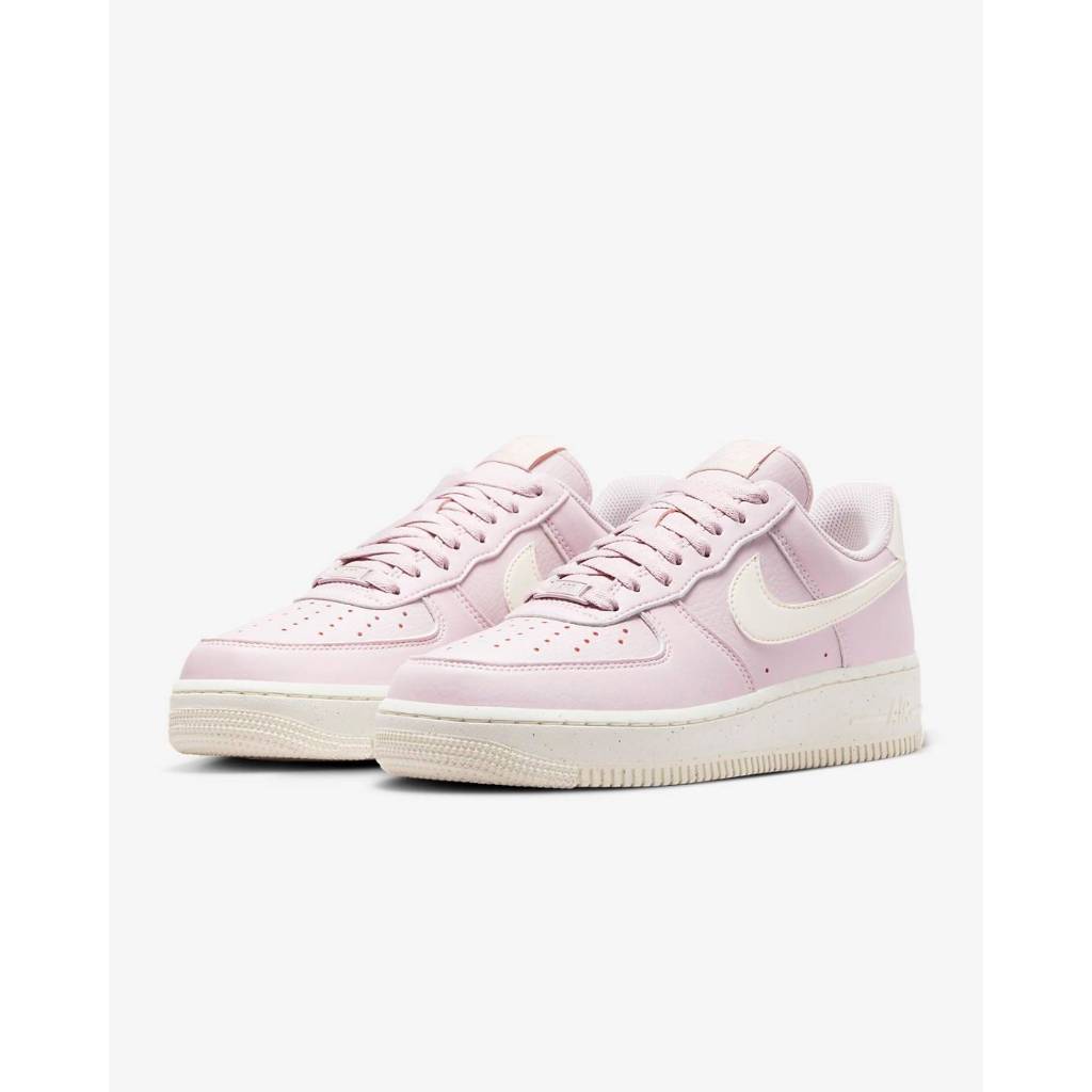 Sepatu wanita nike original (Nike Air Force 1 '07 Low Next Nature Pink Sail)