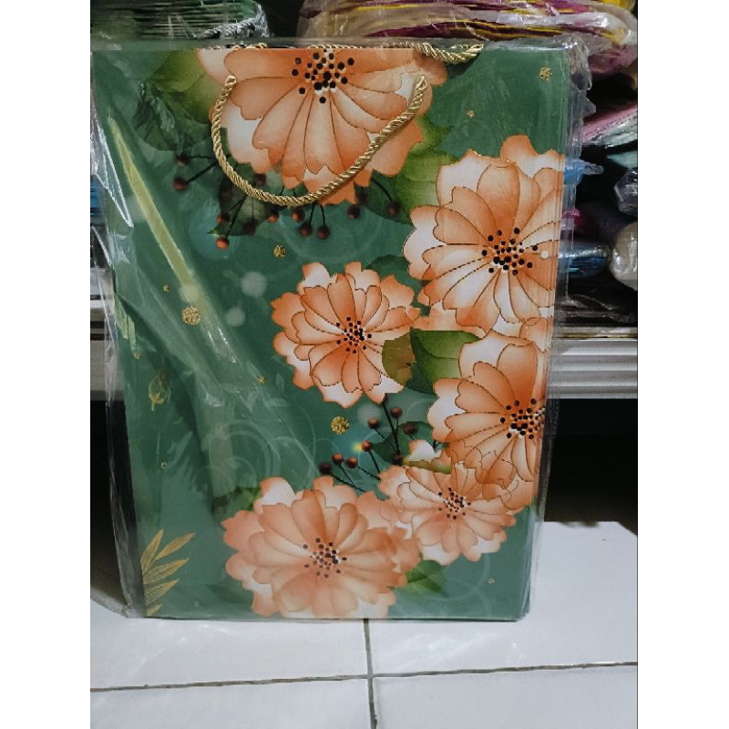 

tas kado motif bunga UK 30x42cm