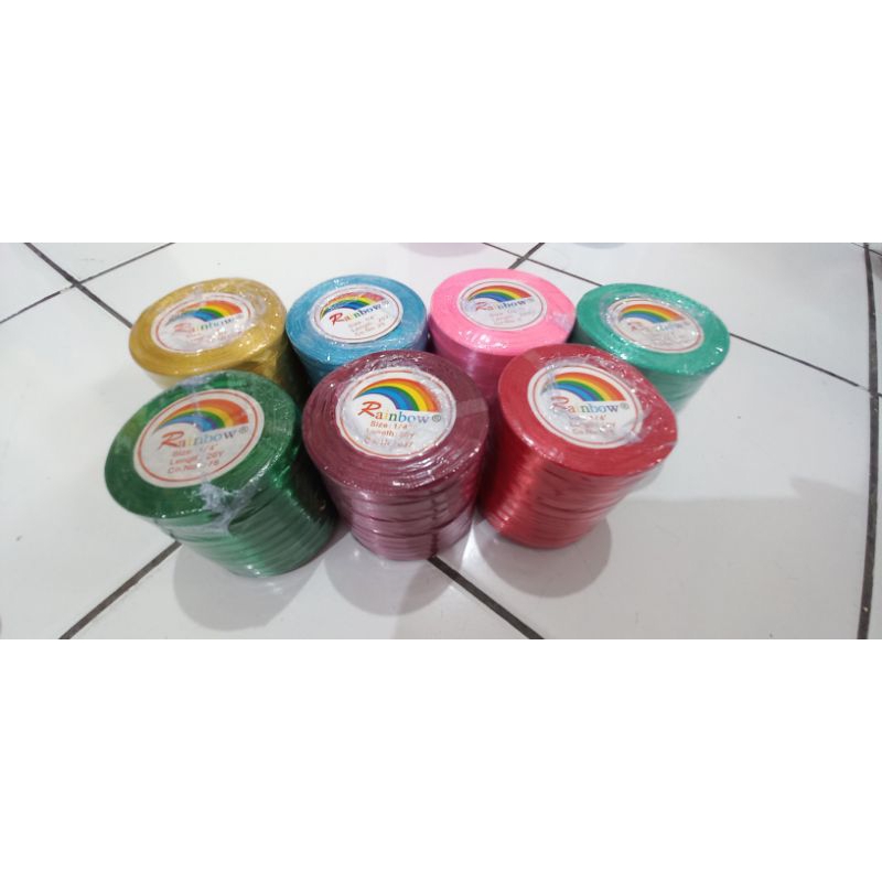 

Pita Satin ukuran 1/4" harga per roll