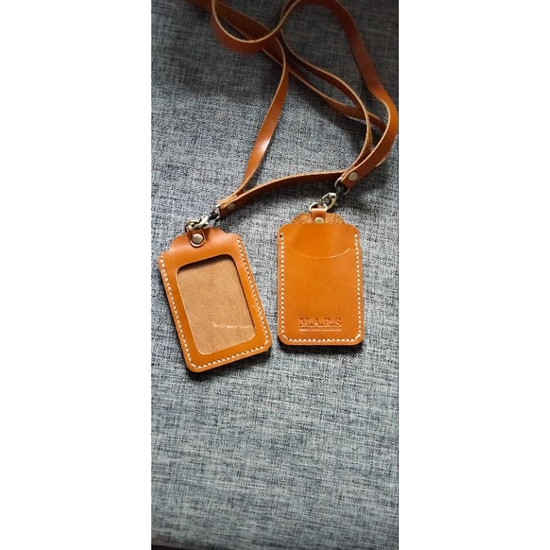 

MARS Name tag ID Card Holder Kulit Asli Gratis Logo/Tulisan dan Tali Lanyard Kualitas Premium