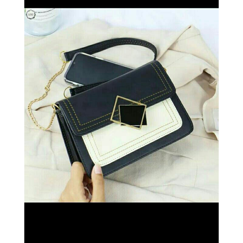 tas Selempang/ tas hitam /tas murah/ tas rantai/ tas kekinian