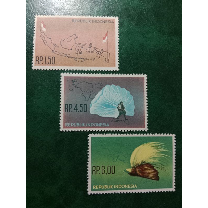 

Prangko Indonesia 3 Pcs seri Merah Putih Tahun 1963 UN USED