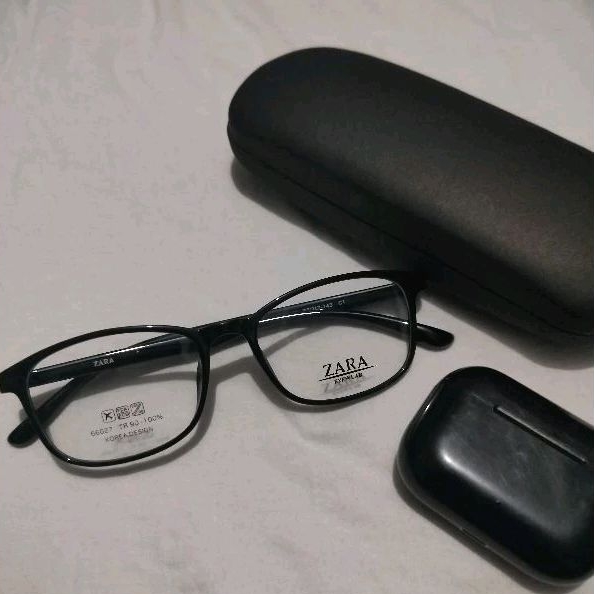 Kacamata Optik ,Kacamata Blueray ,Kacamata Photocromic Kritptock ,kacamata Progresif ,kacamata Minus
