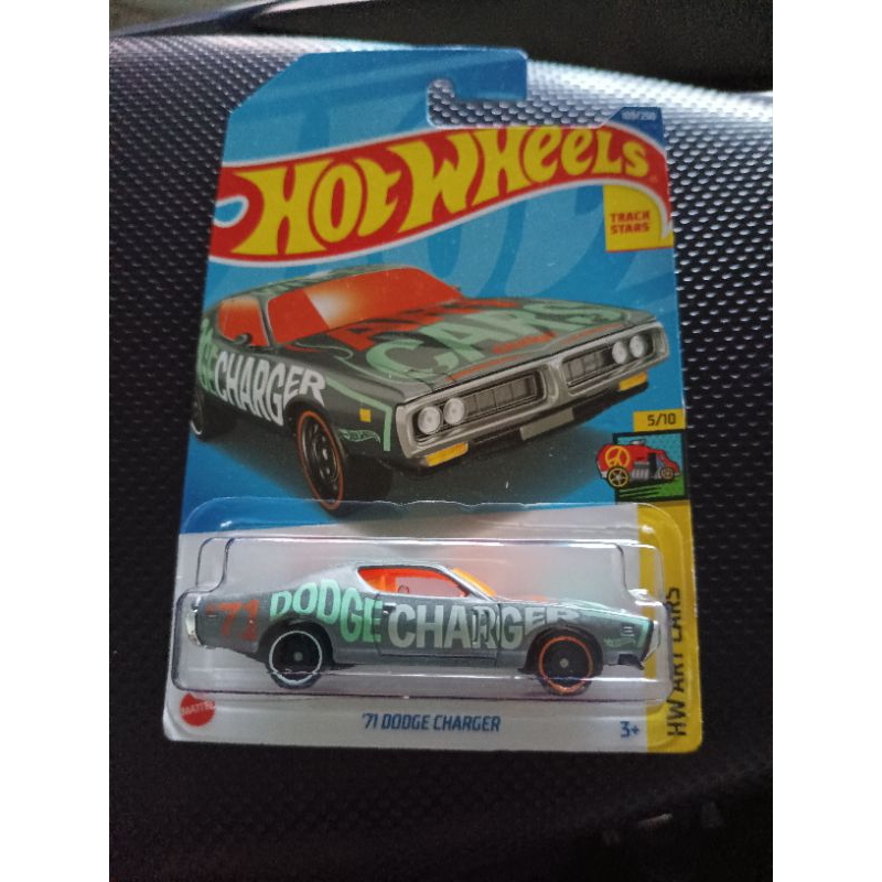 Hot wheels 71 DODGE CHARGER