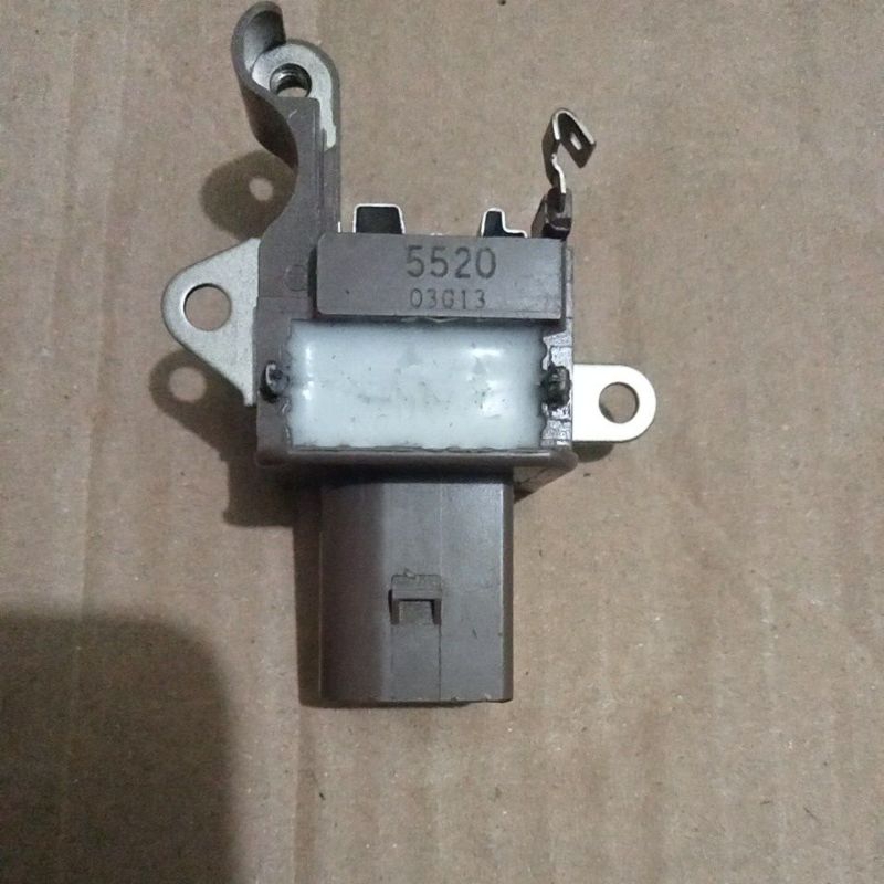 Ic Regulator Altenator Dinamo Ampere Yaris innova  Rebon diesl dan Fortuner Diesel