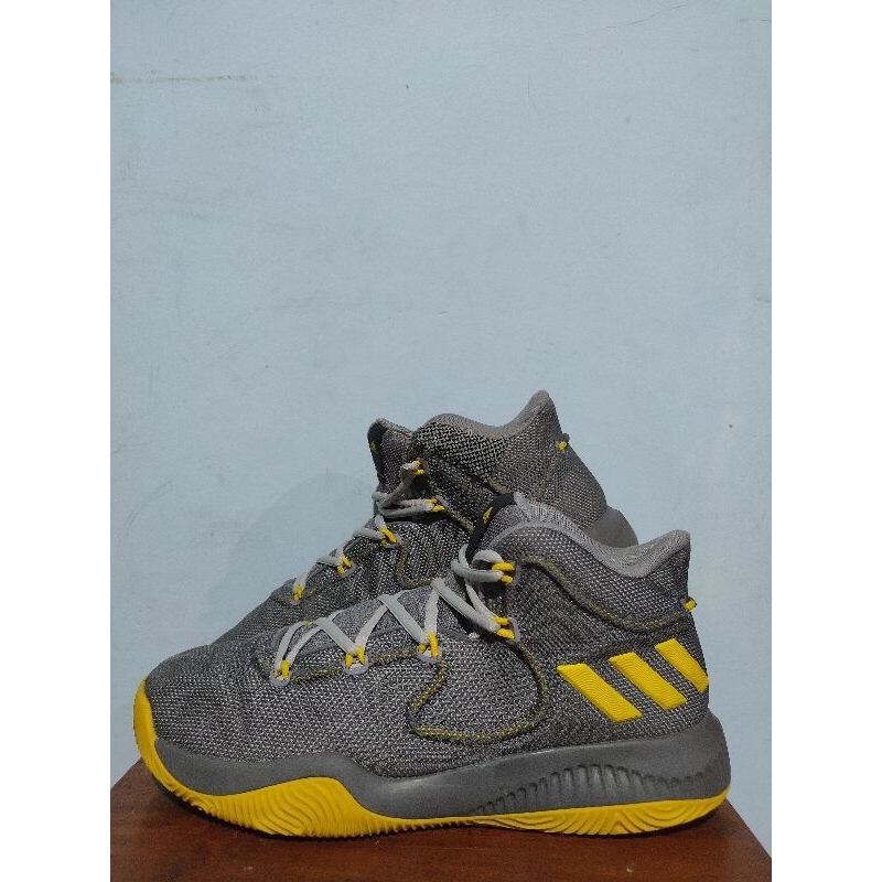 Sepatu Basket Adidas size 43 1/3 Second