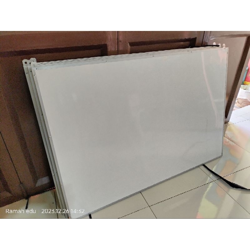 

PAPAN TULIS WHITEBOARD
