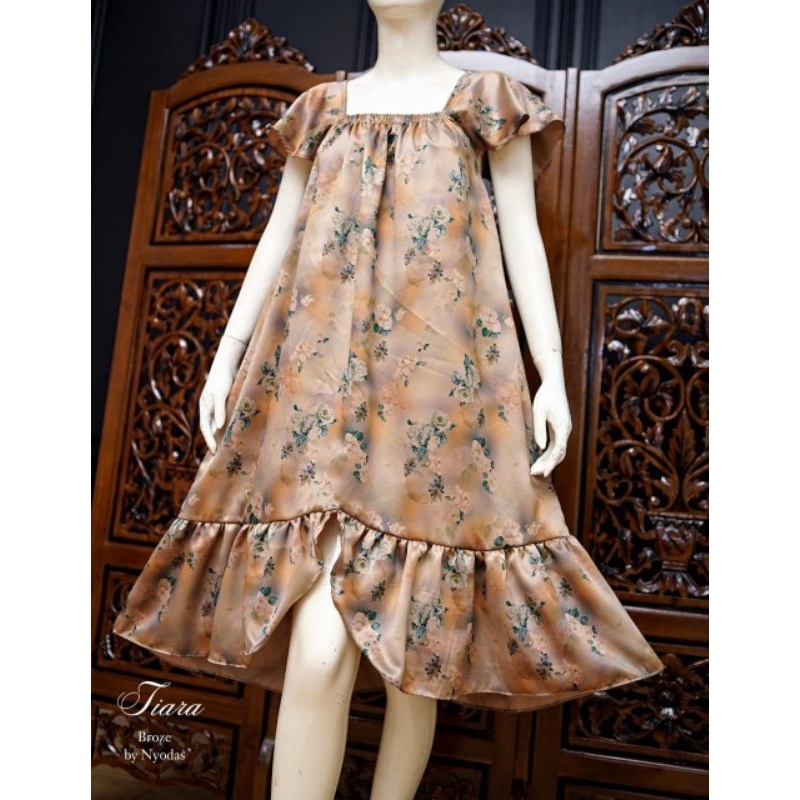 tiara dress by nyodas