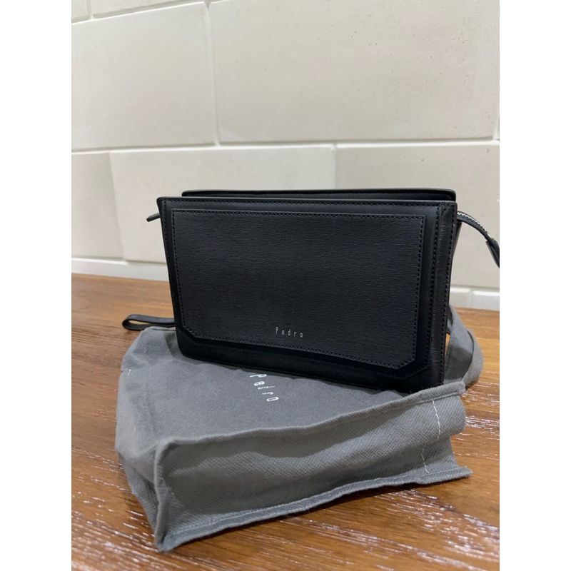 PEDRO TAS TANGAN PRIA (full black) preloved