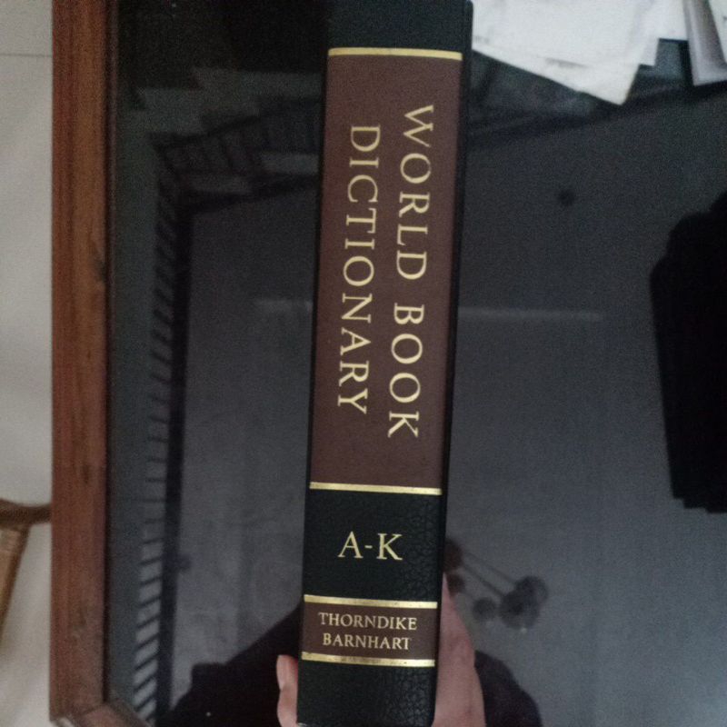 The World Book Dictionary Volume One A-K Kamus Bahasa Inggris