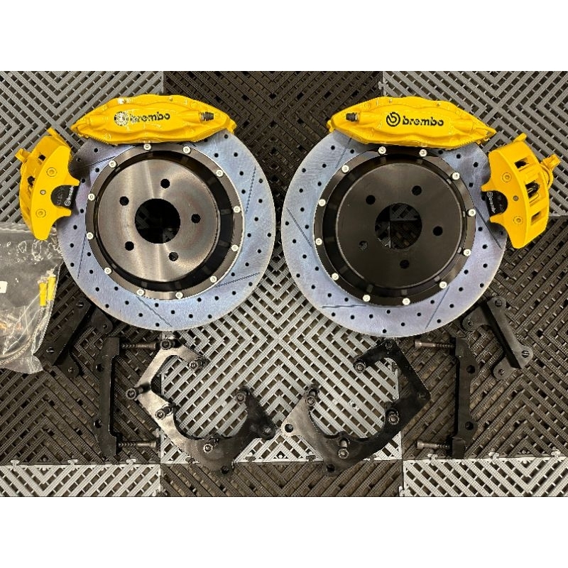 big brake kit bbk brembo belakang 4pot innova reborn/venturer fullset PNP