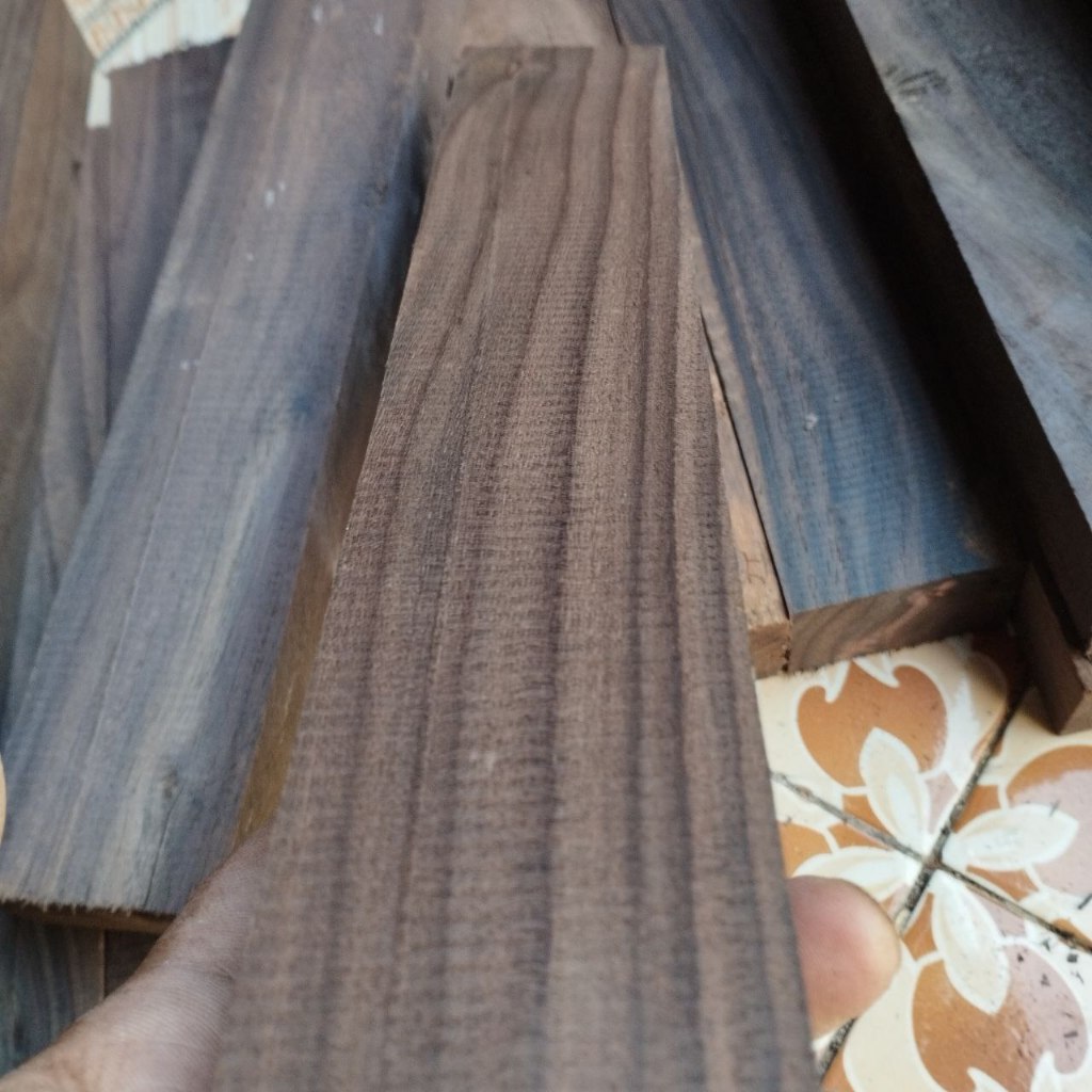 Kayu sonokeling / rosewood / papan sonokeling full galih