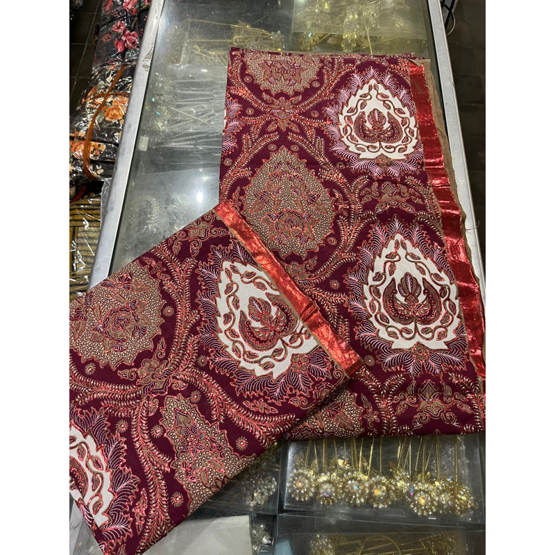 kain prada pengantin maroon | kain prada | kain prada pengantin | kain manten | kain pengantin | kai