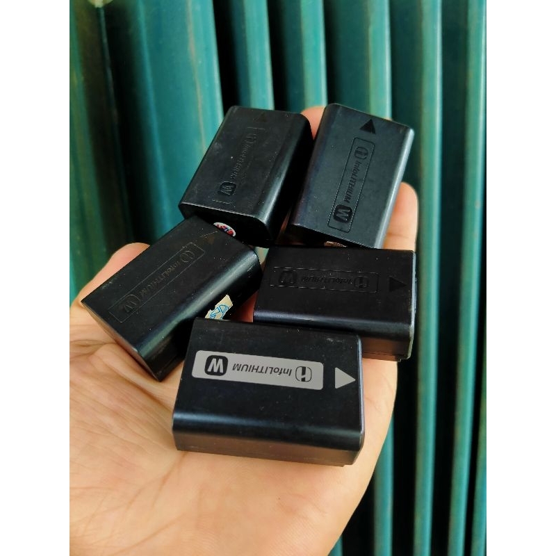 BATRE SONY NP-FW50 SECOND BEKAS BERKUALITAS BISA BUAT a5000 a6000 a6300 a6400 a6500