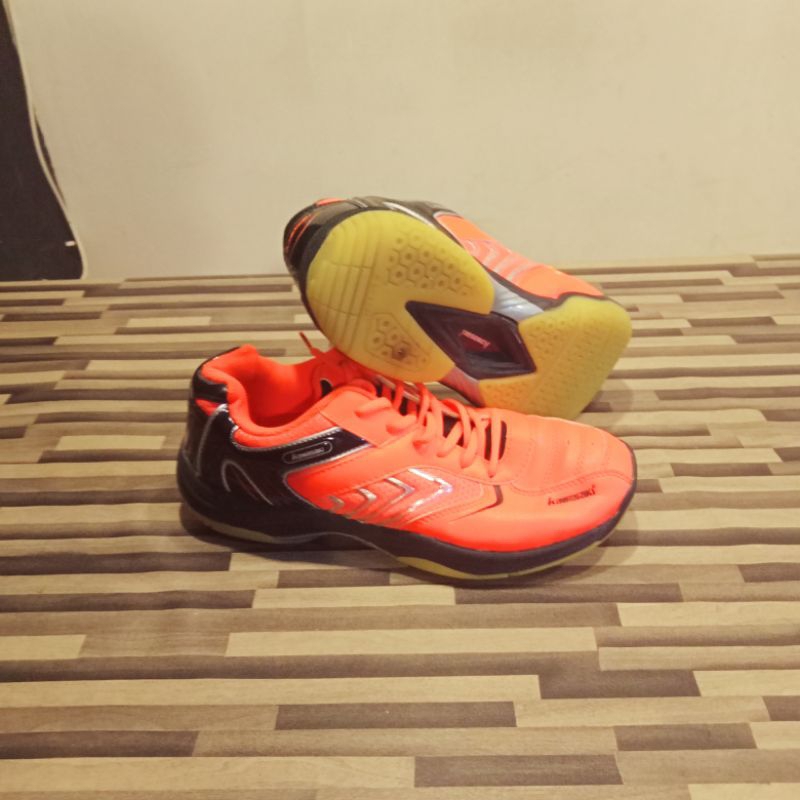 Sepatu Badminton Kawasaki SB822 size 40 inshole 25,5 cm bekas Like New Original Terjamin
