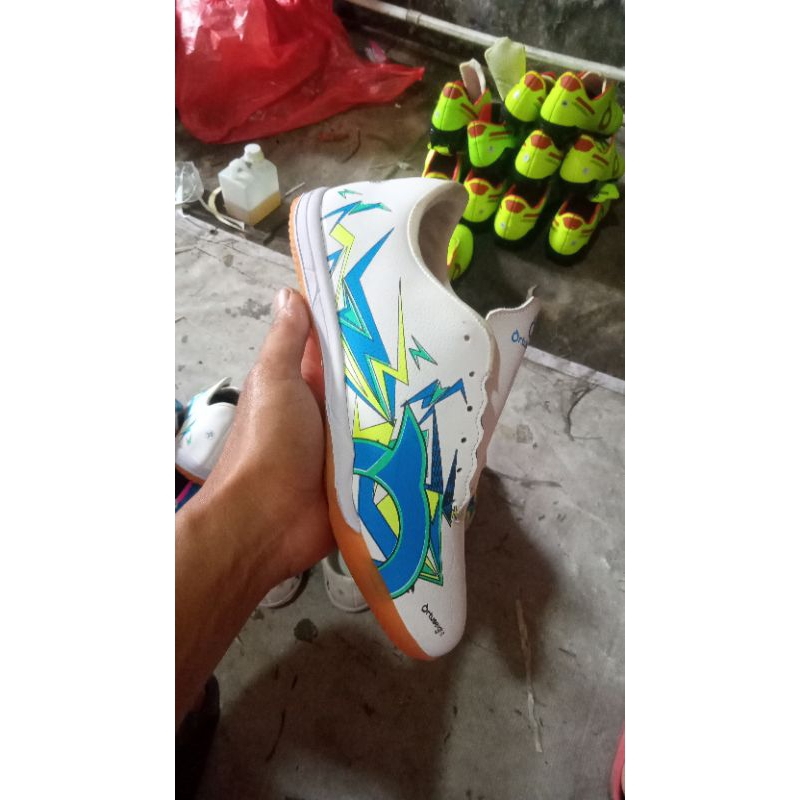 sepatu futsal ukuran 36-37-38-39-40-41 rekomendasi termurah di sini Cod bayar ditempat