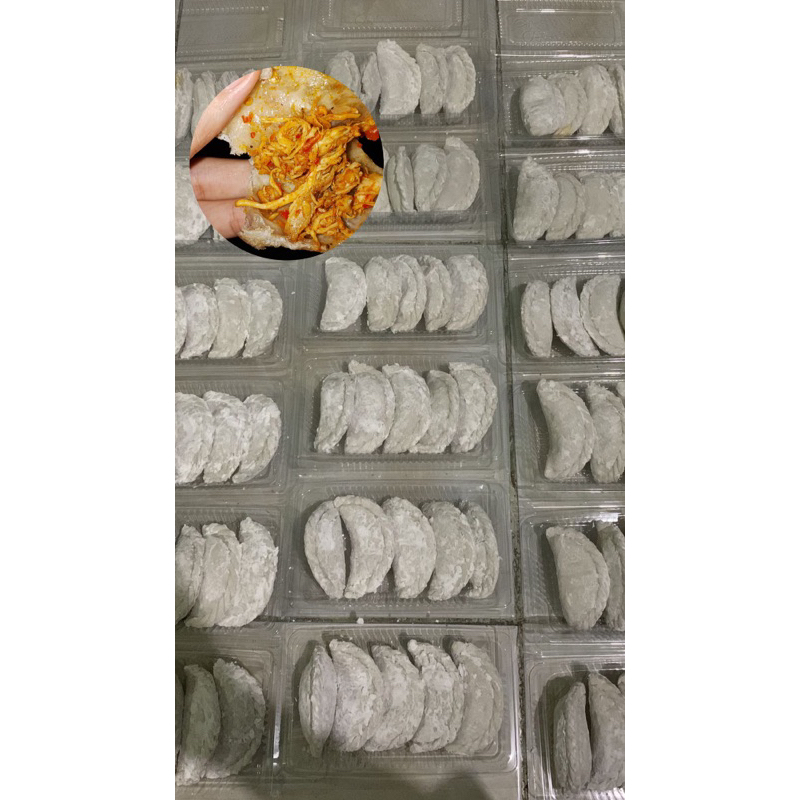 

Cireng isi ayam suwir