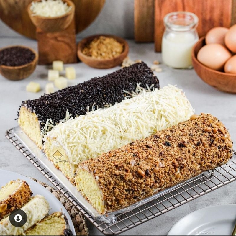 

Bolu Tiga Rasa Lembut Adika cake