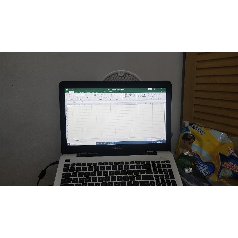 Laptop second bekas Asus X555QA A12-9720P RAM 4 GB SSD 256GB