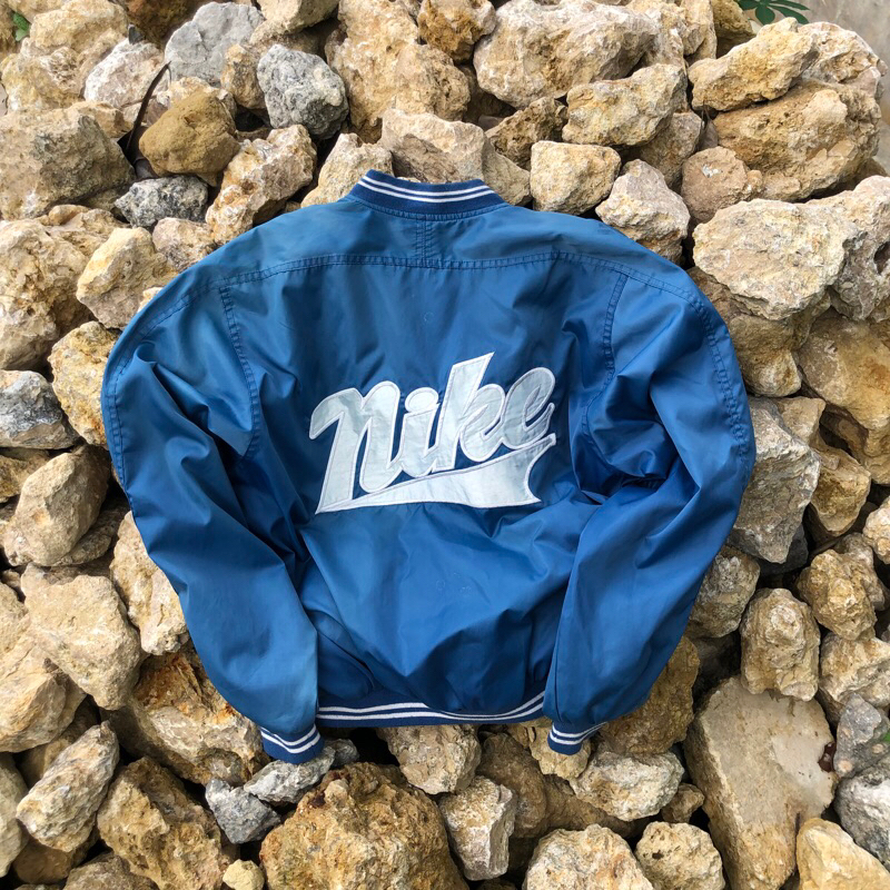 VARSITY NIKE VINTAGE