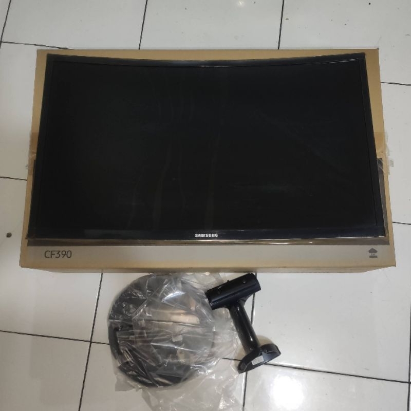 Monitor Led Samsung Curved 24 inch CF390 Minus Lcd Retak Mesin Normal