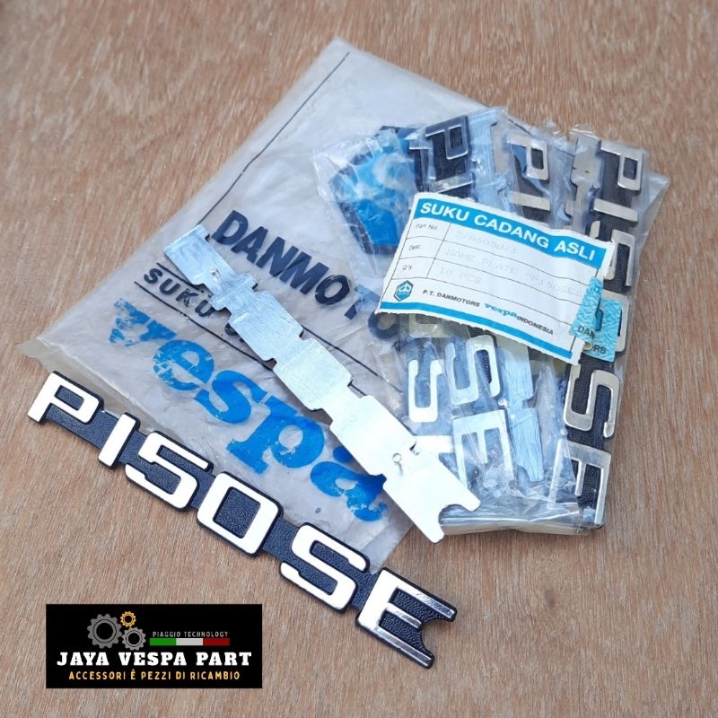 Emblem Vespa P150SE Original NOS DanMotor Biru/ Emblem Vespa PS Strada Original NOS DanMotor Biru