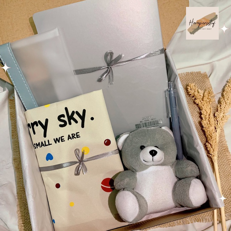 

Hampers Kado Gift Box alat tulis dan boneka teddy