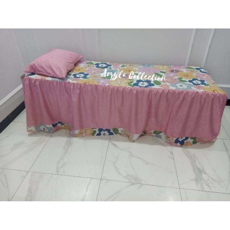 sprei salon motif bunga pink
