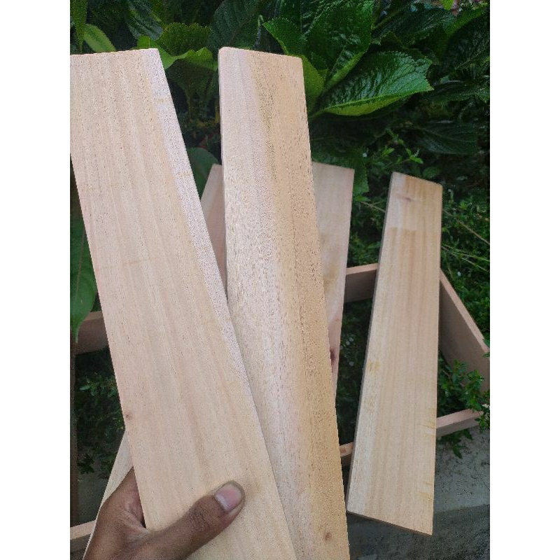 palet kayu.  bahan kayu mahoni Tinggi 50cm tebal 1cm