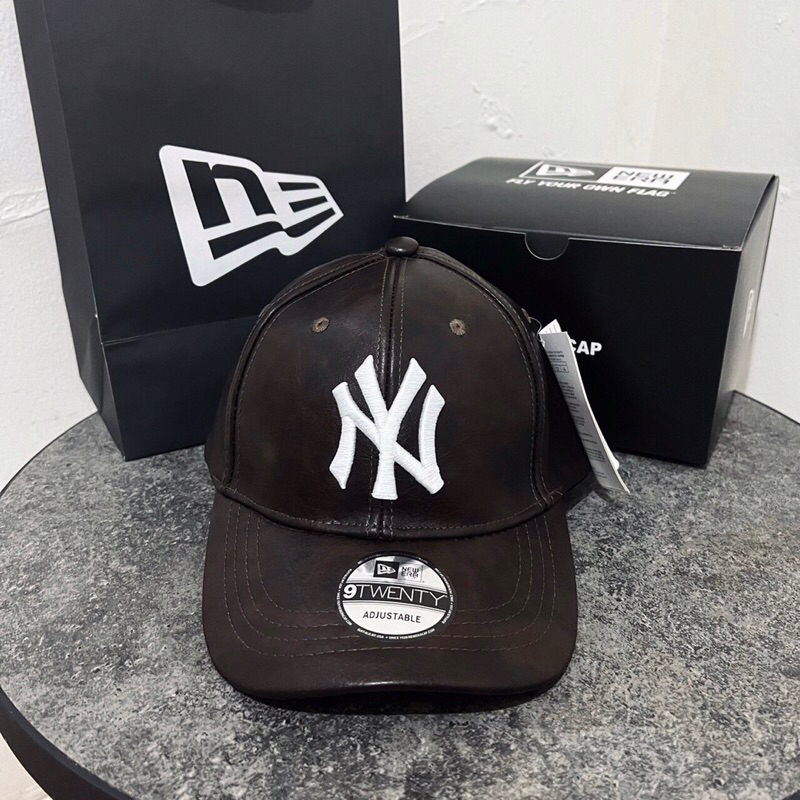 TOPI BASEBALL MLB CAP NEW YORK YANKEES LEATHER DARK BROWN FONT WHITE FULLTAG