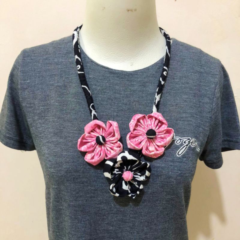Kalung Batik Bunga Black Pink Kalung Etnik Kalung Handmade